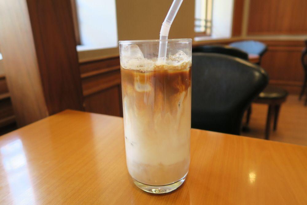 Ly cafe latte hương vị đậm đà tại Insadong Cafe True Us.